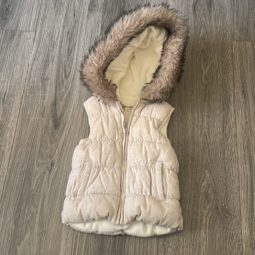 Lot of Girls Clothing Size 18-24 Months - Picture 2 of 8